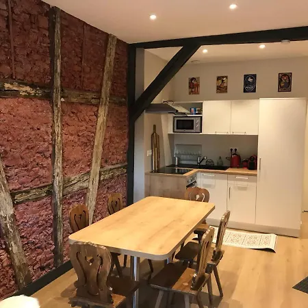 Apartman -bm Yerri- Typical And Cosy Apt With Cathedral View *