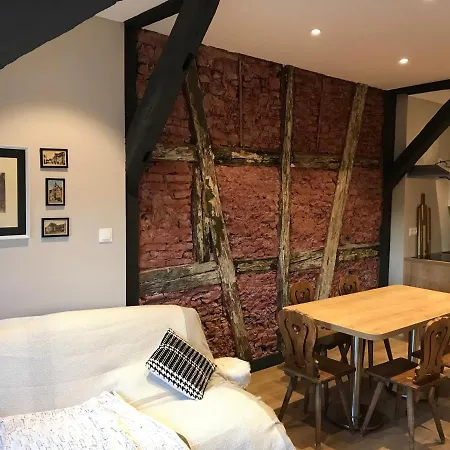 Apartman -bm Yerri- Typical And Cosy Apt With Cathedral View *